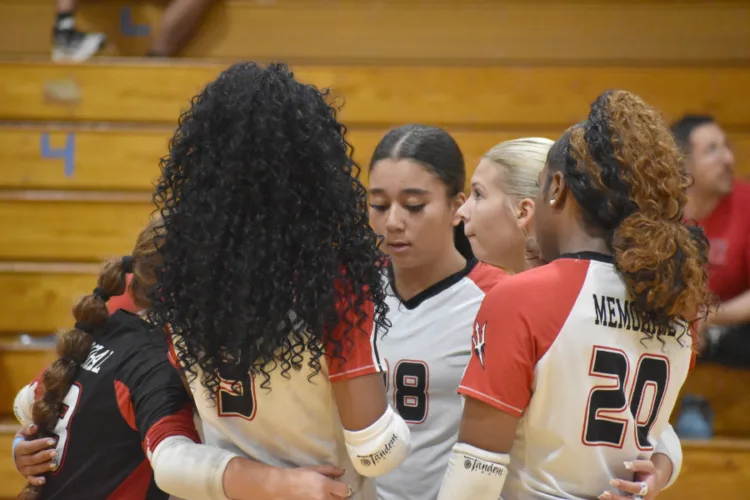 Campbell falls to Lakeview in straight sets